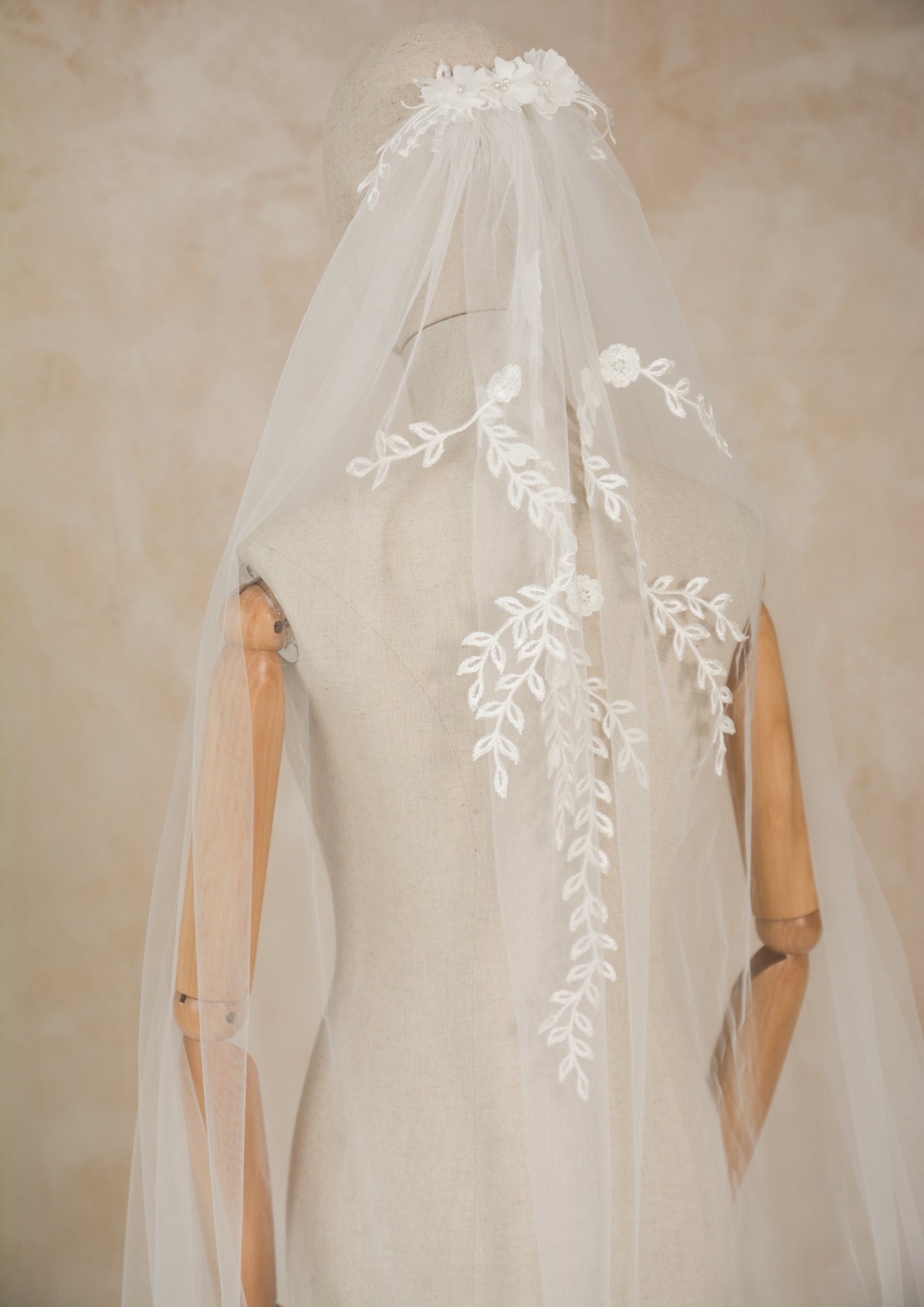 LONG FLORAL VEIL