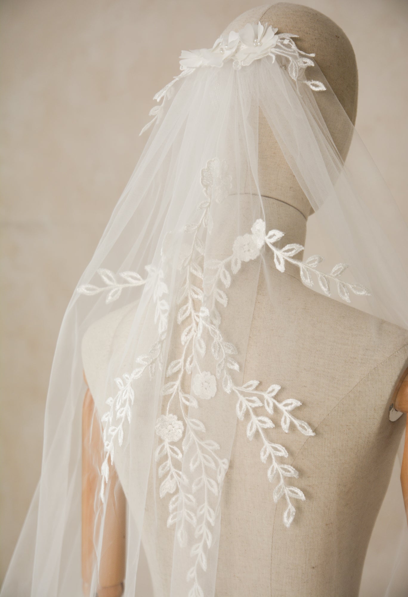 LONG FLORAL VEIL