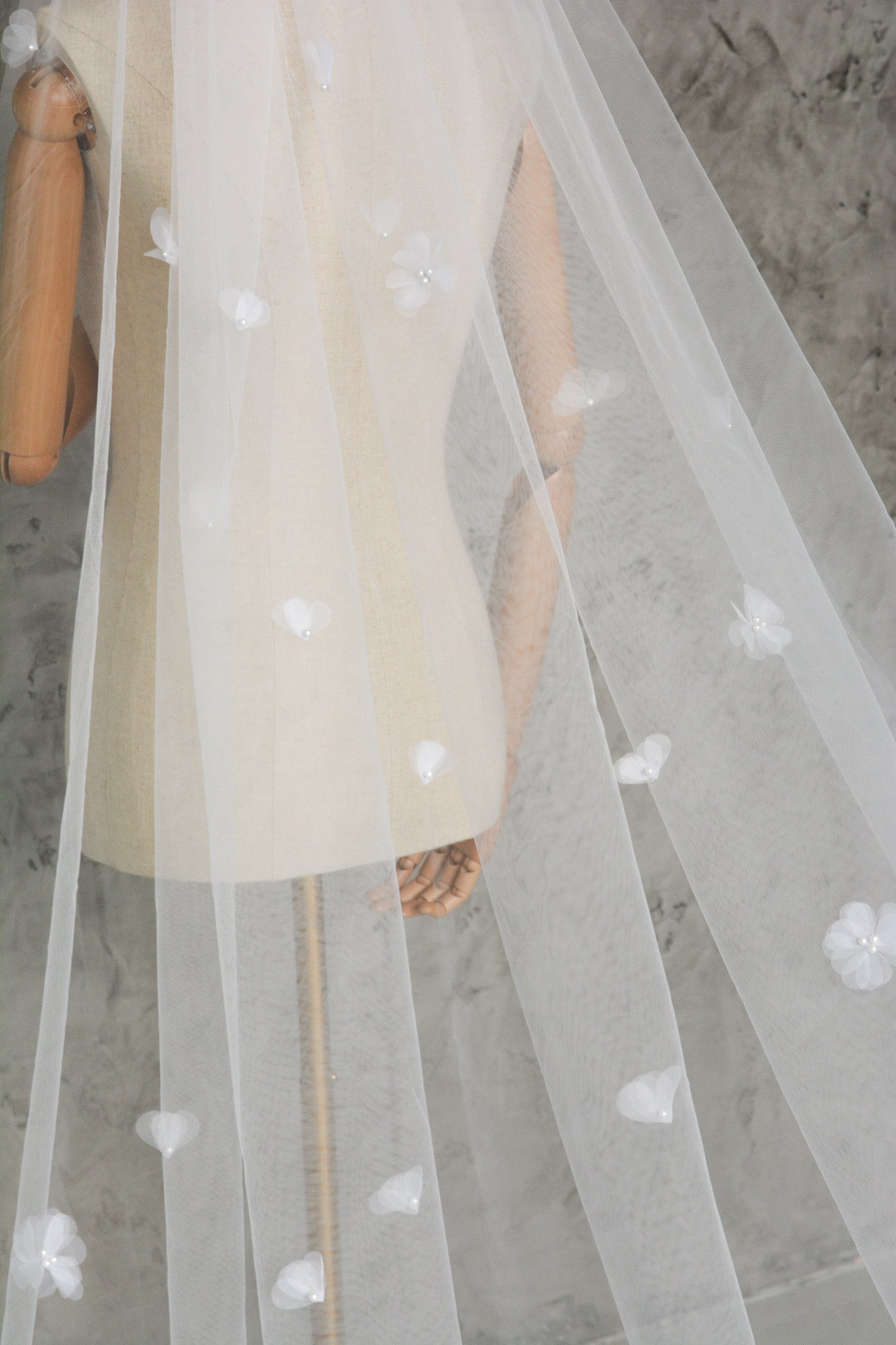 3D WEDDING VEIL WITH LACE