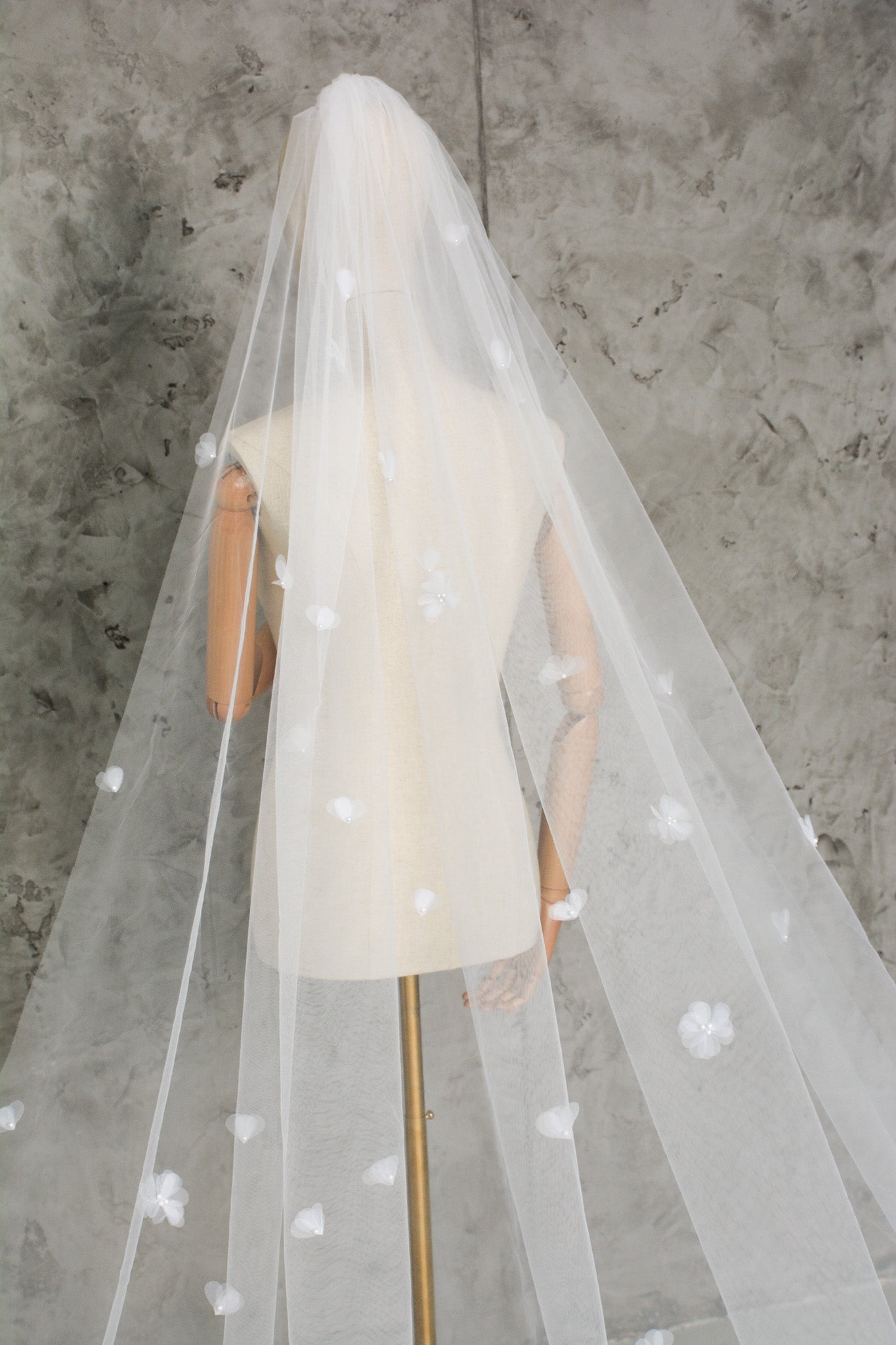 3D WEDDING VEIL WITH LACE