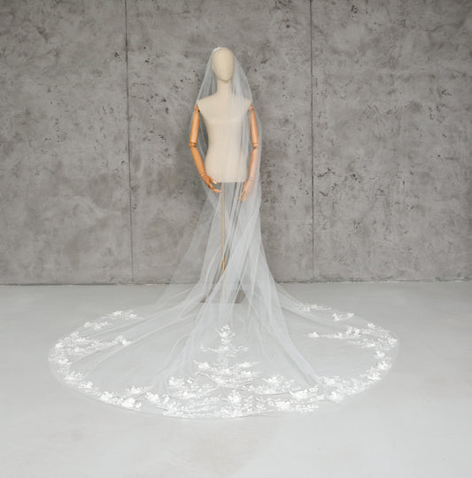 LONG FLORAL VEIL