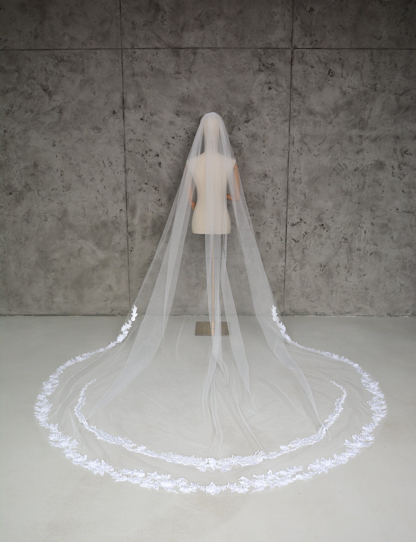 3D FLORAL LACE VEIL