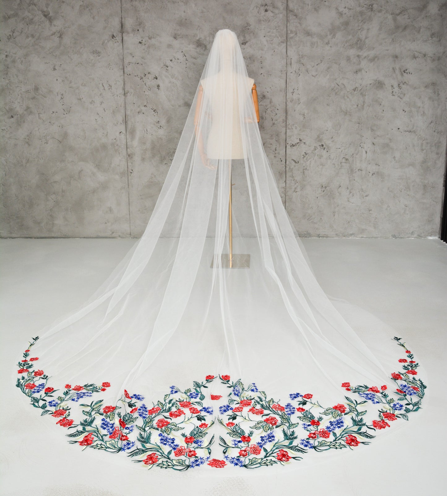 COLORED WEDDING VEIL