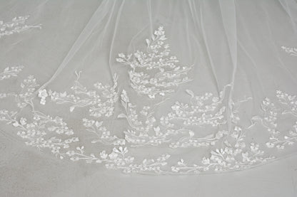 LONG FLORAL LACE VEIL