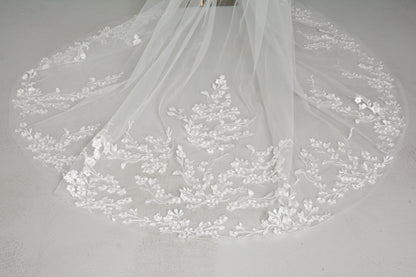 LONG FLORAL LACE VEIL