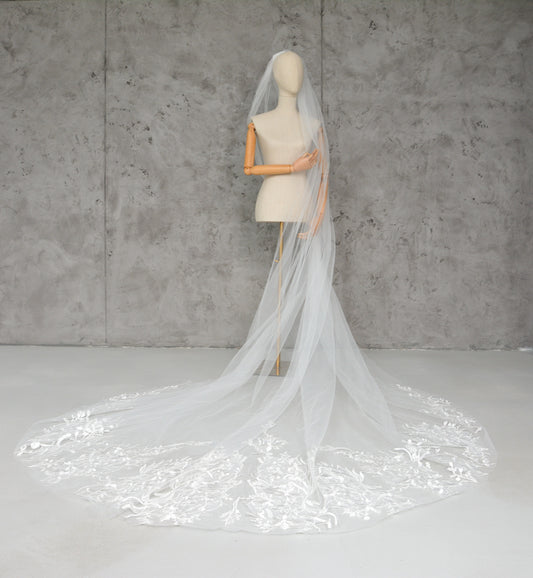 LACE WEDDING VEIL