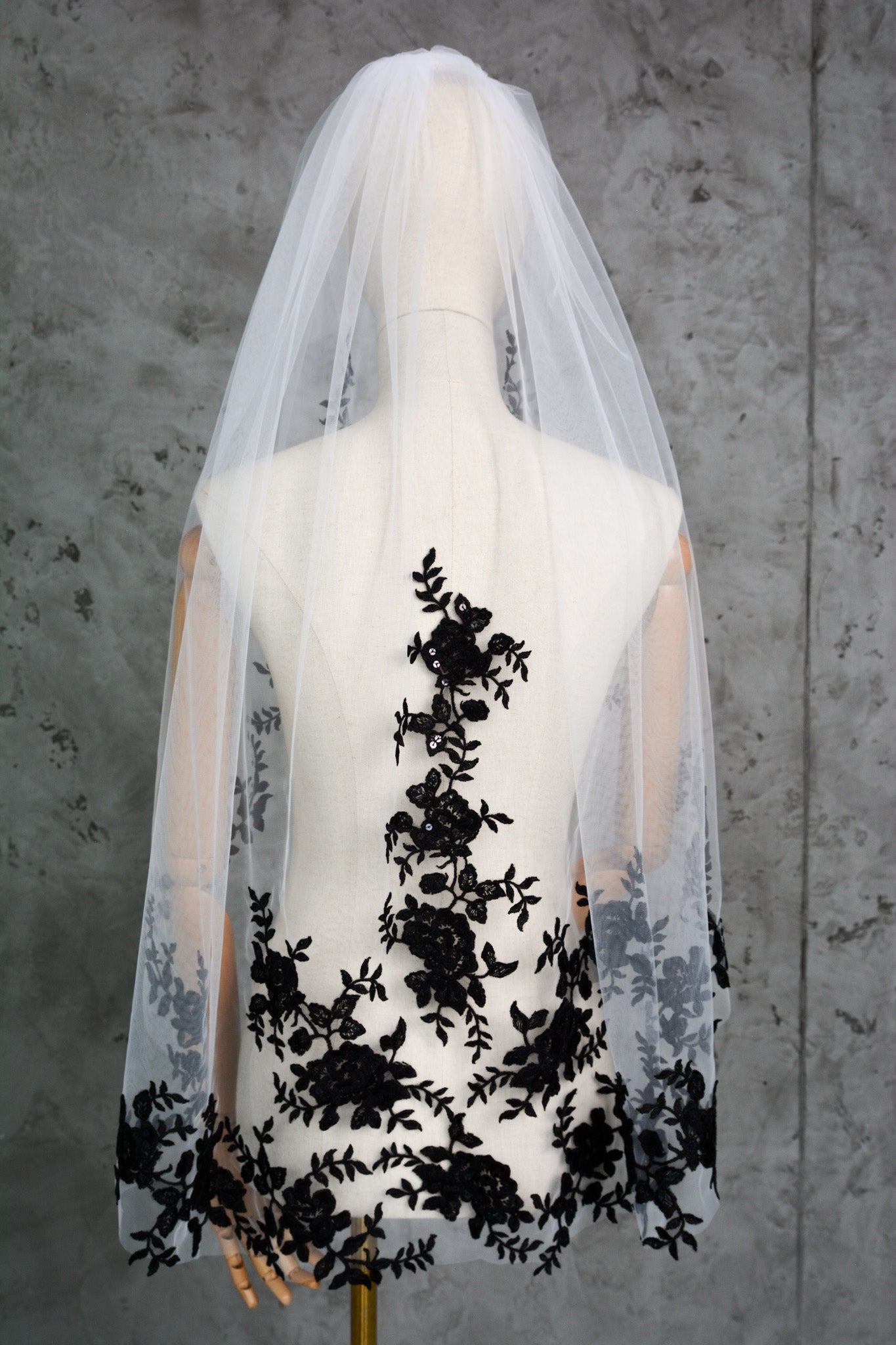 BLACK WEDDING VEIL