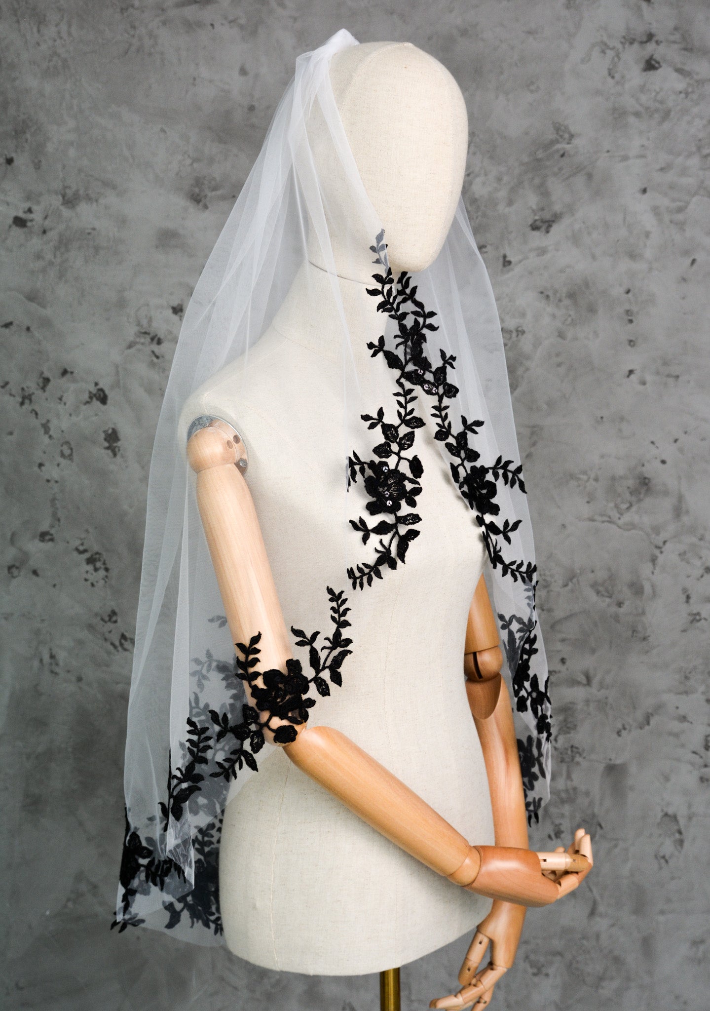 BLACK WEDDING VEIL