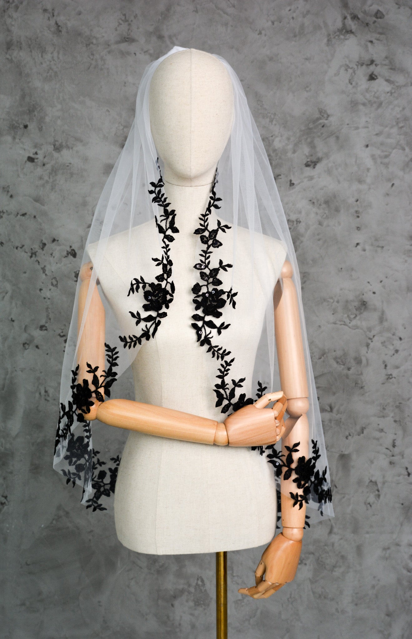 BLACK WEDDING VEIL