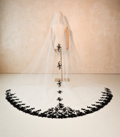 BLACK FLORAL VEIL