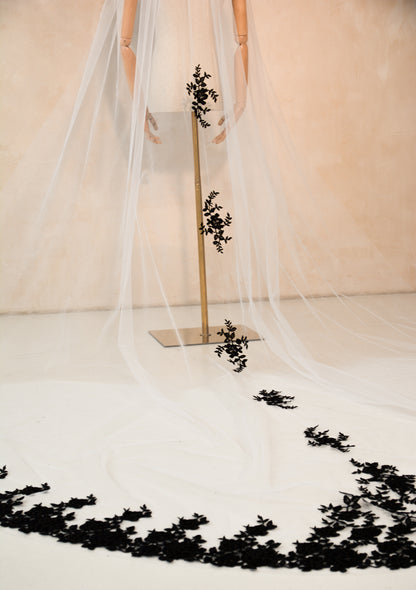 BLACK FLORAL VEIL