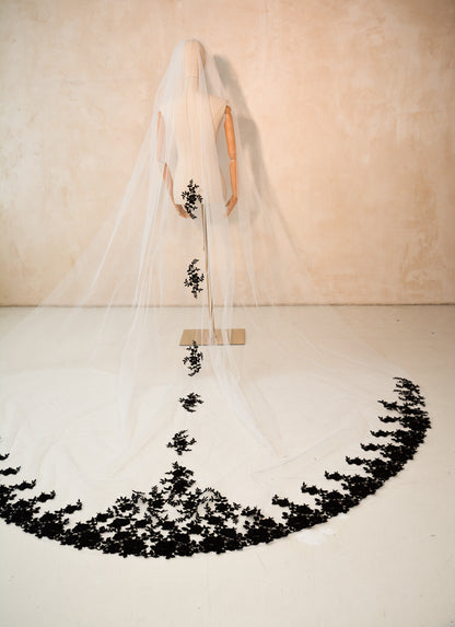 BLACK FLORAL VEIL